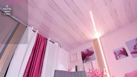 Angie online show from September 29, 8:03 pm