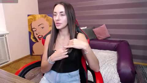 Snapshot of jeniferstone chatting on September 23, 8:23 am Kira online show from September 23, 8:23 am