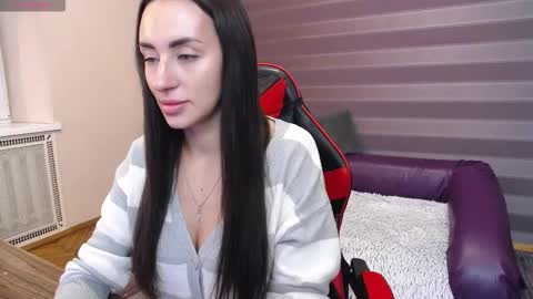 Snapshot of jeniferstone chatting on October 16, 7:44 am Kira online show from October 16, 7:44 am