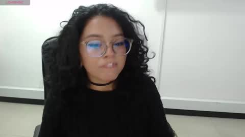 Snapshot of jenn_cg chatting on October 24, 9:22 pm jenn online show from October 24, 9:22 pm