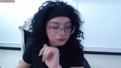 Snapshot of jenn_cg chatting on October 27, 6:03 pm jenn online show from October 27, 6:03 pm