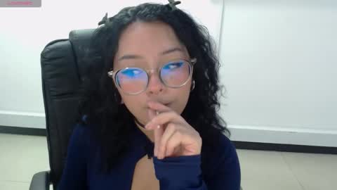 Snapshot of jenn_cg chatting on October 7, 8:46 pm jenn online show from October 7, 8:46 pm