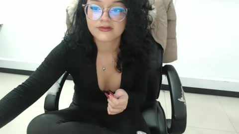 Snapshot of jenn_cg chatting on September 18, 8:51 pm jenn online show from September 18, 8:51 pm