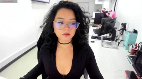 Snapshot of jenn_cg chatting on October 13, 3:58 pm jenn online show from October 13, 3:58 pm