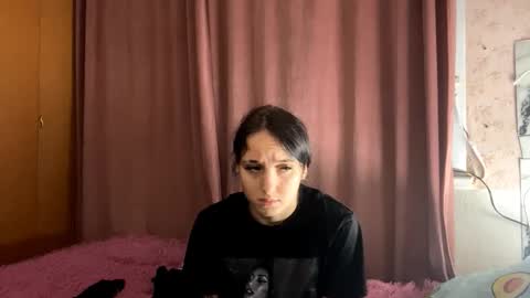 Mia online show from January 9, 1:48 pm