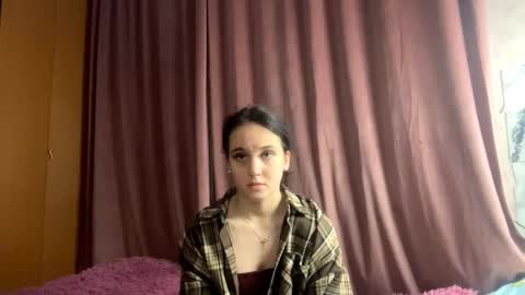 Mia online show from December 21, 11:25 am