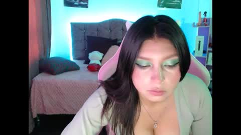 jennal_010 online show from March 7, 10:21 pm