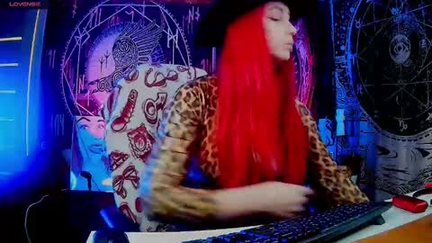 Mrs. Jenna online show from January 6, 1:31 am