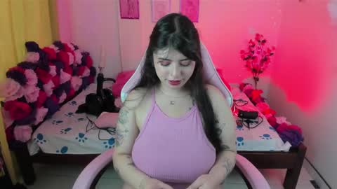 Snapshot of jennie_boobs_ chatting on February 5, 8:04 pm Jennie online show from February 5, 8:04 pm