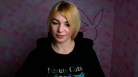 Jennifer online show from June 23, 11:41 am