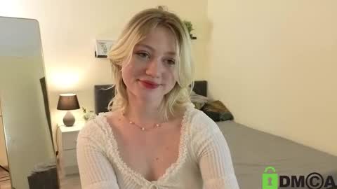 jennifer_mathis online show from November 12, 10:30 pm