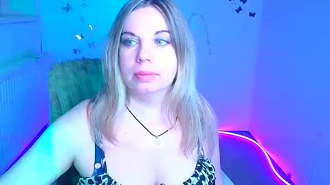 Jennifer online show from April 13, 6:03 am