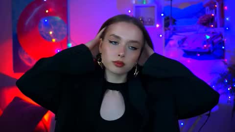 Jennifer online show from October 17, 1:36 pm