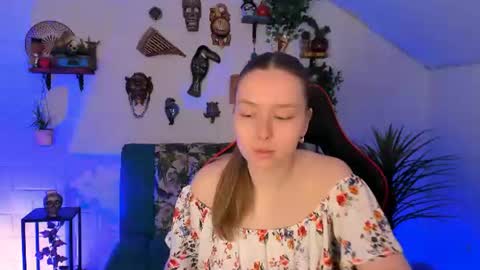 Jennifer online show from June 25, 7:24 am