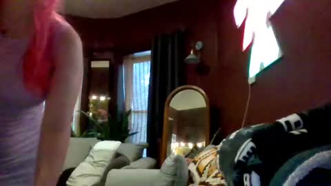 Jennifer Gwen online show from June 17, 6:53 pm