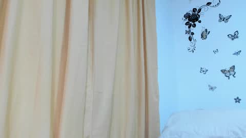 jenniferloveyou online show from September 17, 9:35 pm