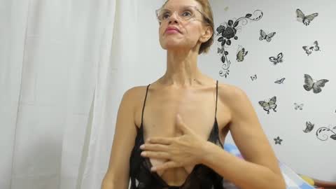 jenniferloveyou online show from December 18, 8:14 pm