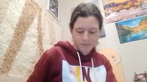 Mia online show from September 17, 2:59 pm