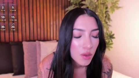 Snapshot of jennmiller_ chatting on October 30, 12:50 pm online show from October 30, 12:50 pm