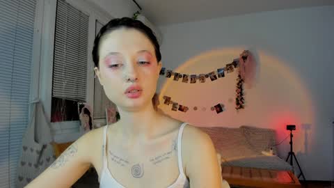 Jennifer Jenny Darling   online show from February 7, 7:59 pm