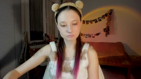 Jennifer Jenny Darling   online show from December 11, 6:09 pm