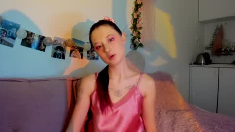 Jennifer Jenny Darling   online show from December 22, 6:59 pm