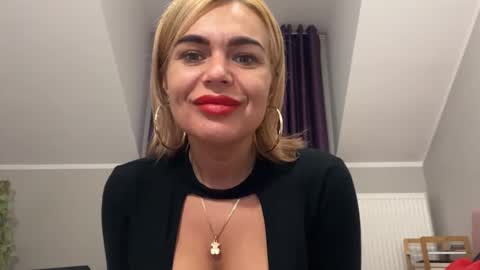 Snapshot of jenny_play1 chatting on December 20, 9:11 am Jenny online show from December 20, 9:11 am