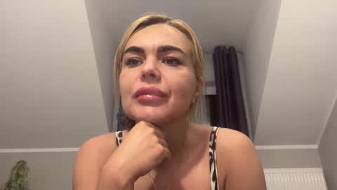 Snapshot of jenny_play1 chatting on January 22, 8:40 am Jenny online show from January 22, 8:40 am