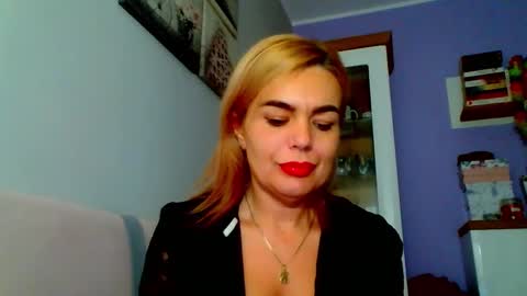 Snapshot of jenny_play1 chatting on December 9, 9:17 am Jenny online show from December 9, 9:17 am