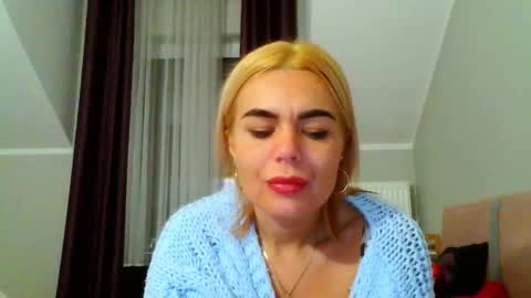 Snapshot of jenny_play1 chatting on December 13, 8:54 am Jenny online show from December 13, 8:54 am