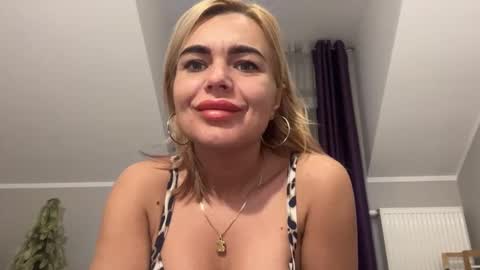 Snapshot of jenny_play1 chatting on January 16, 9:05 am Jenny online show from January 16, 9:05 am