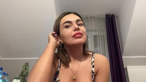 Snapshot of jenny_play1 chatting on February 6, 9:00 am Jenny online show from February 6, 9:00 am
