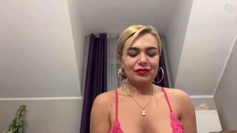 Snapshot of jenny_play1 chatting on January 6, 8:14 am Jenny online show from January 6, 8:14 am