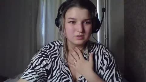 jenny_smitx online show from October 19, 8:05 am