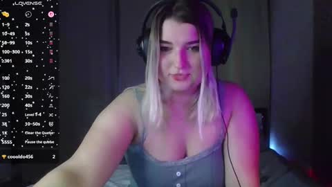 jenny_smitx online show from November 11, 2:18 am