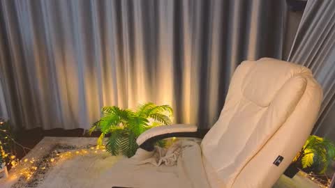 jennyfer_me online show from March 12, 12:52 pm