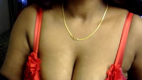 Snapshot of jennysinghaniya chatting on December 8, 9:35 am jenny online show from December 8, 9:35 am