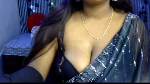 Snapshot of jennysinghaniya chatting on February 13, 5:33 pm jenny online show from February 13, 5:33 pm