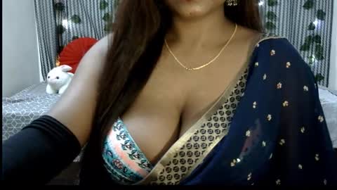 Snapshot of jennysinghaniya chatting on January 10, 3:27 pm jenny online show from January 10, 3:27 pm