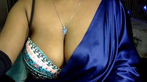 Snapshot of jennysinghaniya chatting on December 13, 10:51 am jenny online show from December 13, 10:51 am