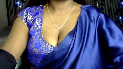 Snapshot of jennysinghaniya chatting on December 19, 11:39 am jenny online show from December 19, 11:39 am
