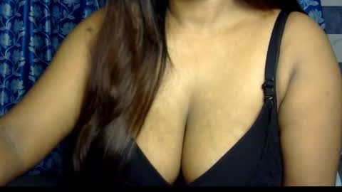 Snapshot of jennysinghaniya chatting on September 10, 3:23 pm jenny online show from September 10, 3:23 pm