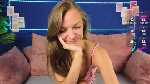 Snapshot of jesica_moon_peachy chatting on September 24, 1:37 am jesica_moon_peachy online show from September 24, 1:37 am