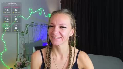 Snapshot of jesica_moon_peachy chatting on October 16, 1:30 am jesica_moon_peachy online show from October 16, 1:30 am