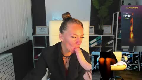 jesica_moon_peachy online show from September 13, 1:35 am