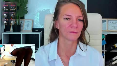 Snapshot of jesica_moon_peachy chatting on September 28, 2:40 am jesica_moon_peachy online show from September 28, 2:40 am