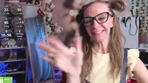 jesica_moon_peachyy online show from May 2, 3:21 am