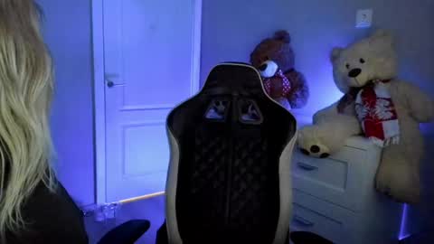 jess1ca_rabb1t online show from January 22, 9:46 am