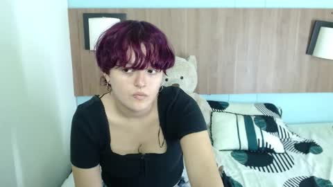 JessAndJade online show from September 18, 1:31 pm