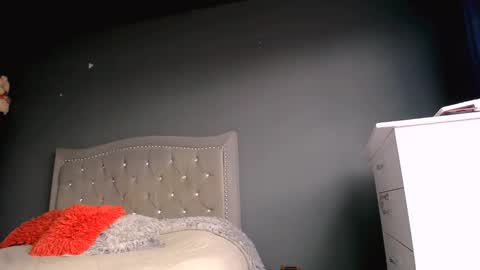 Snapshot of jessi_4 chatting on January 31, 4:48 pm Yessik Rodriguez online show from January 31, 4:48 pm